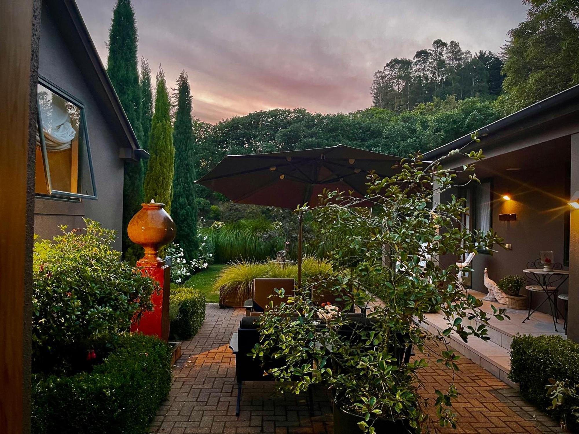 The Flying Trout Boutique Lodge Таупо Экстерьер фото