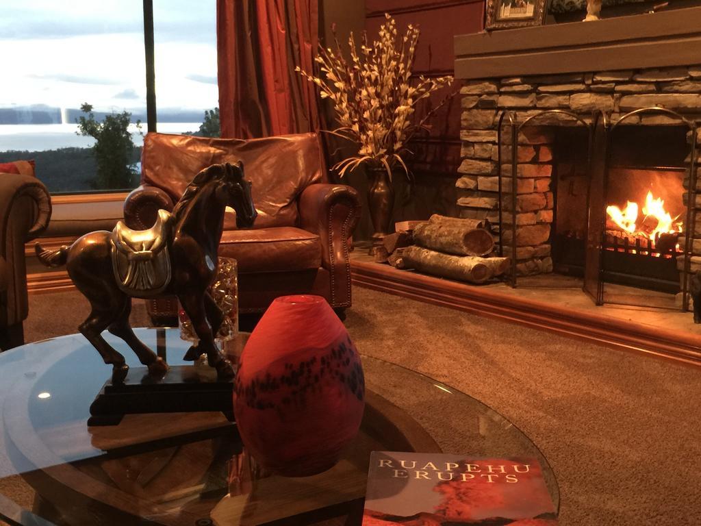 The Flying Trout Boutique Lodge Таупо Экстерьер фото